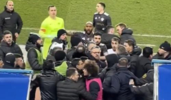 Скандал произошёл в главном матче европейской лиги с участием игрока сборной Казахстана. Видео