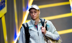 Елена Рыбакина потеряла лидерство в чемпионской гонке WTA