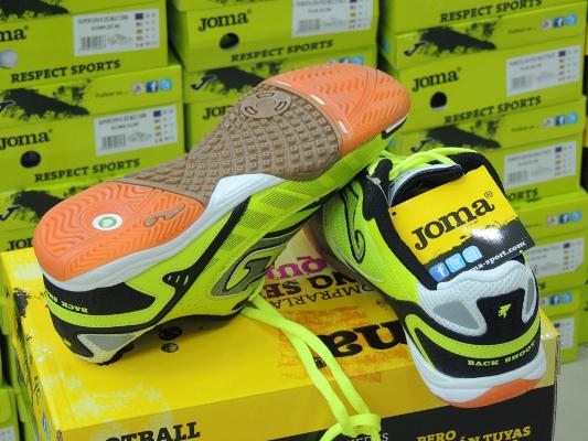 В офис-магазине Joma новое поступление спортивной обуви