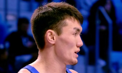 Казахстан с двух побед стартовал на домашнем чемпионате мира по борьбе